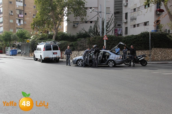 police searchihng cars 1123 (7).JPG